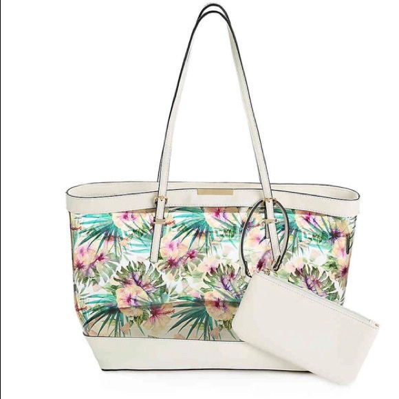Kelly & Katie Handbags - !SALE! NEW TRENDY WHITE TRAVEL SHOP TOTE BAG 😍 👜